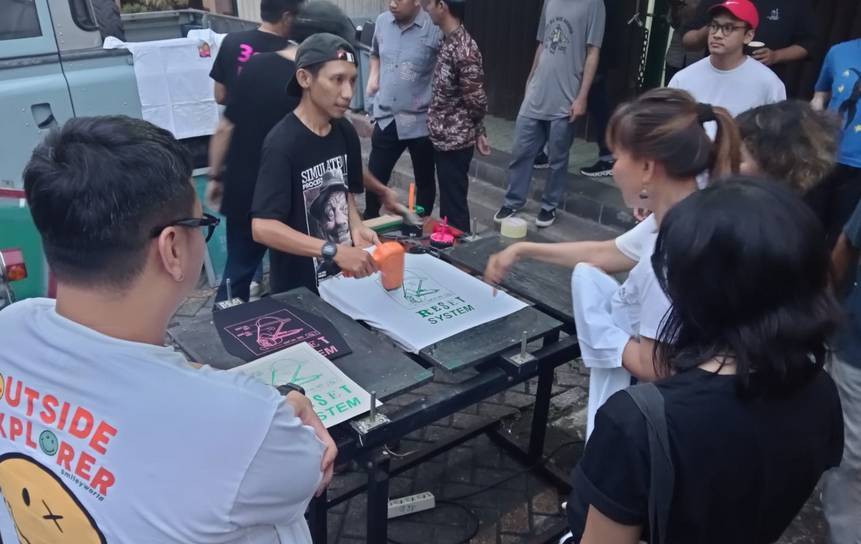 40 artis menampilkan karya dengan teknologi pencetakan layar