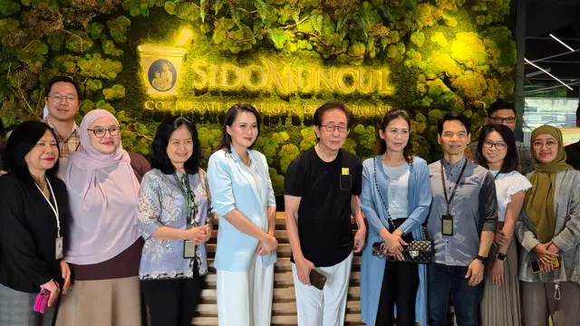 Direktur Sido Muncul membahas layanan sosial untuk tindakan katarak untuk melakukan perjalanan ke Malu Utara