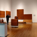 Endang Lestari mempersembahkan ritual ‘Geophagia Memoria’ dan pertunjukan tanah dalam pameran seniman perempuan Indonesia