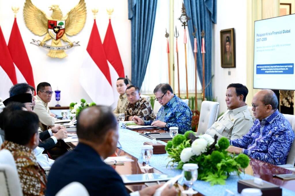 Prabowo membahas stabilitas perekonomian negara dengan sejumlah tokoh ekonomi