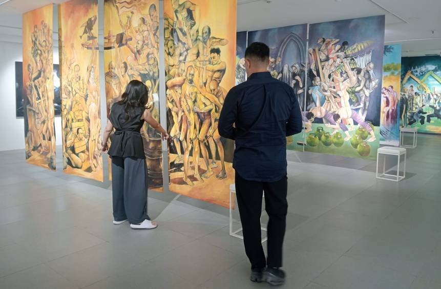 “Seribu Gambar”, eksplorasi teatrikal kanvas Diyanto